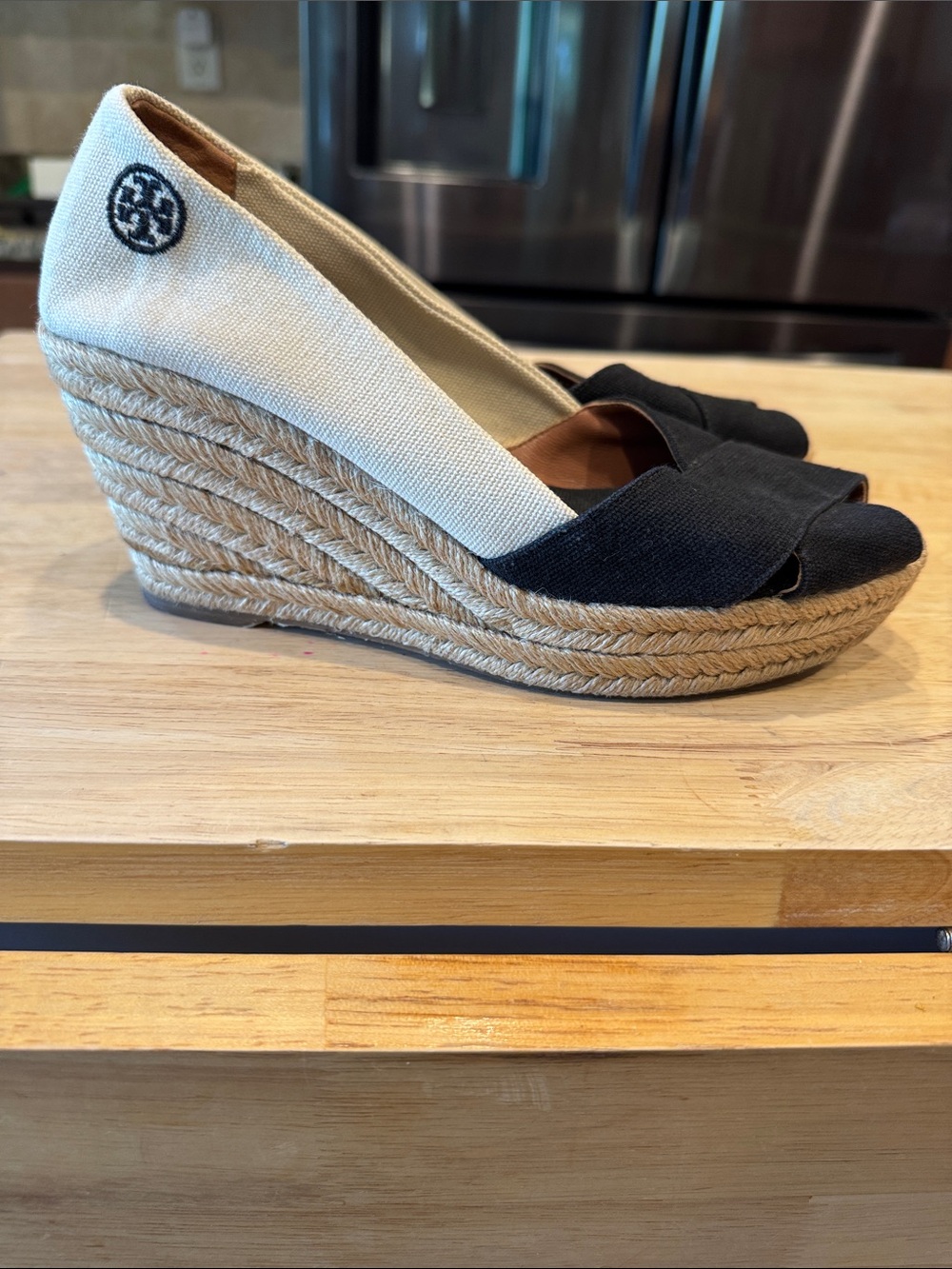 Tory Burch Black and Cream Crisscross Espadrille Flats 8.5